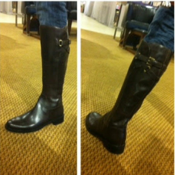 Chic & Timeless Ecco Boots - Picture 8 of 8